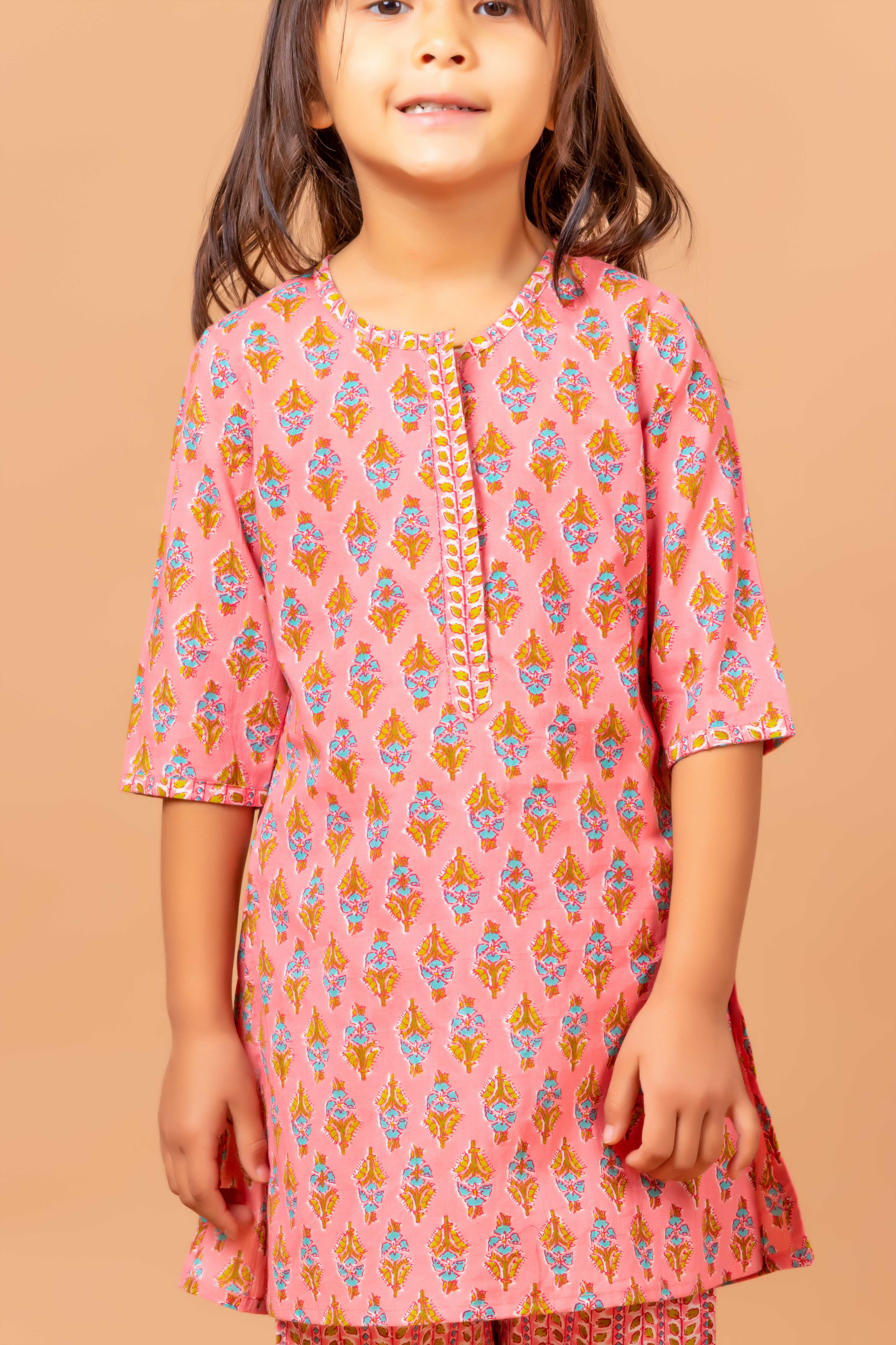 Girls Printed Kurta Set Buti Pink