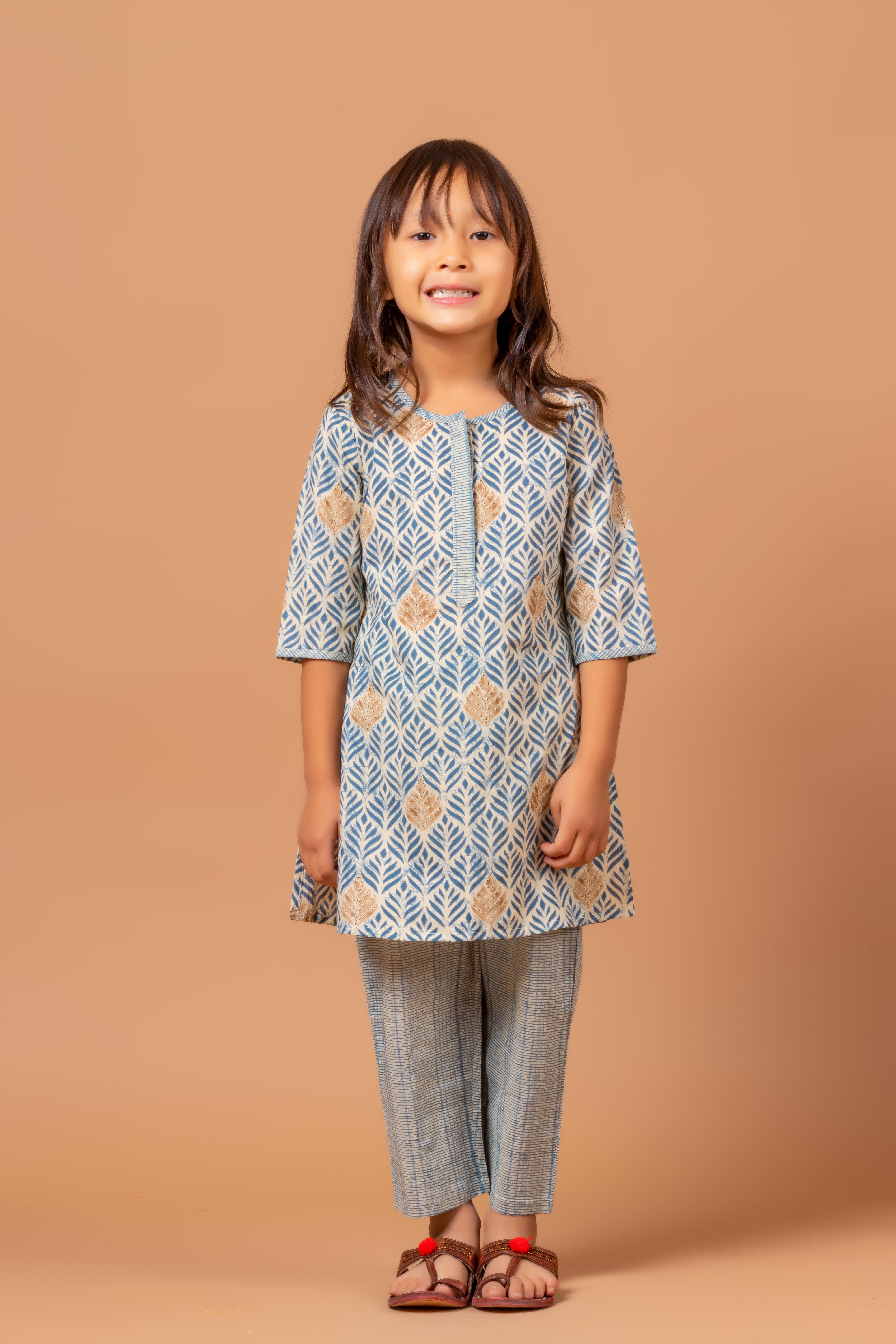 Girls Printed Kurta Set Leaf Blue