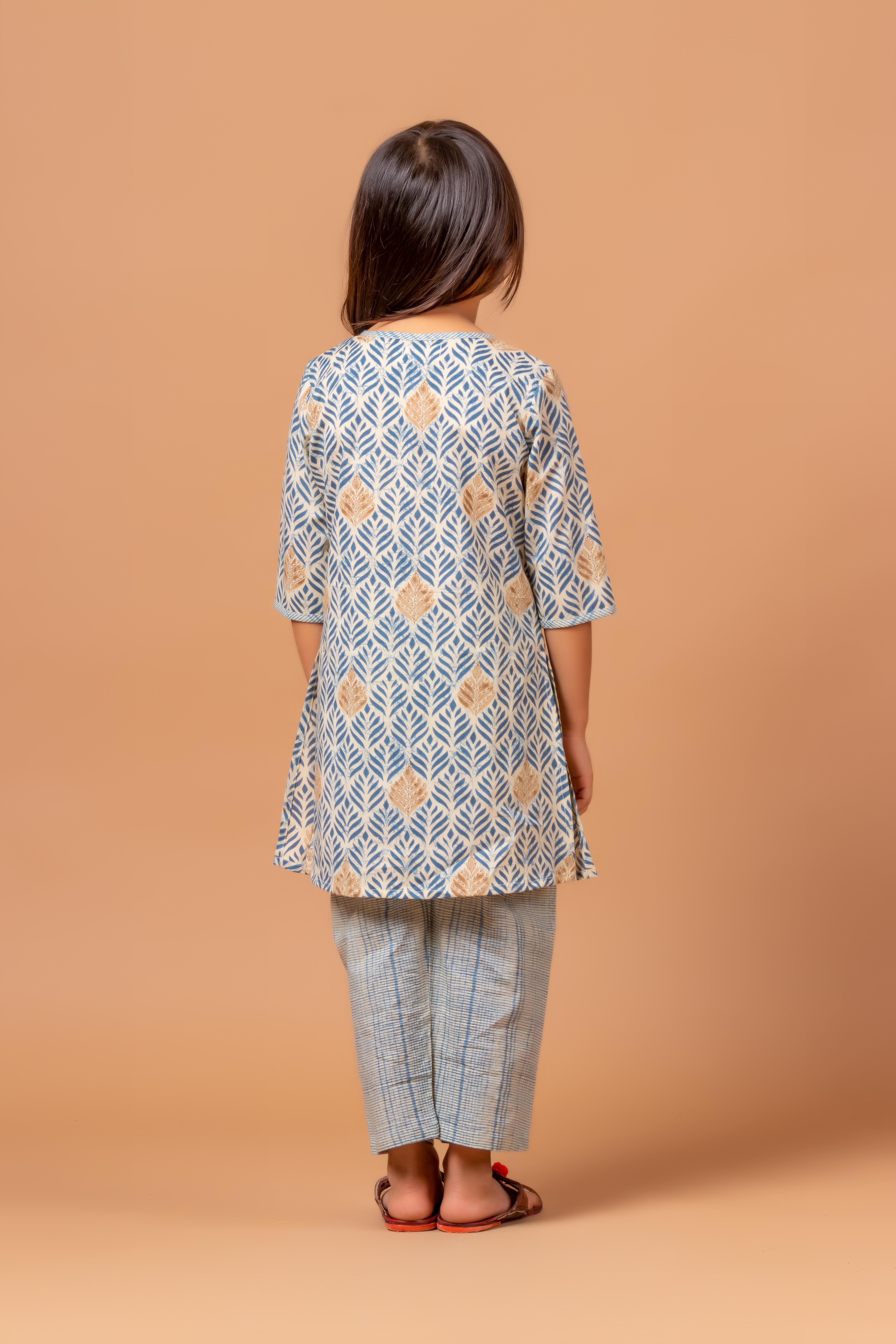 Girls Printed Kurta Set Leaf Blue