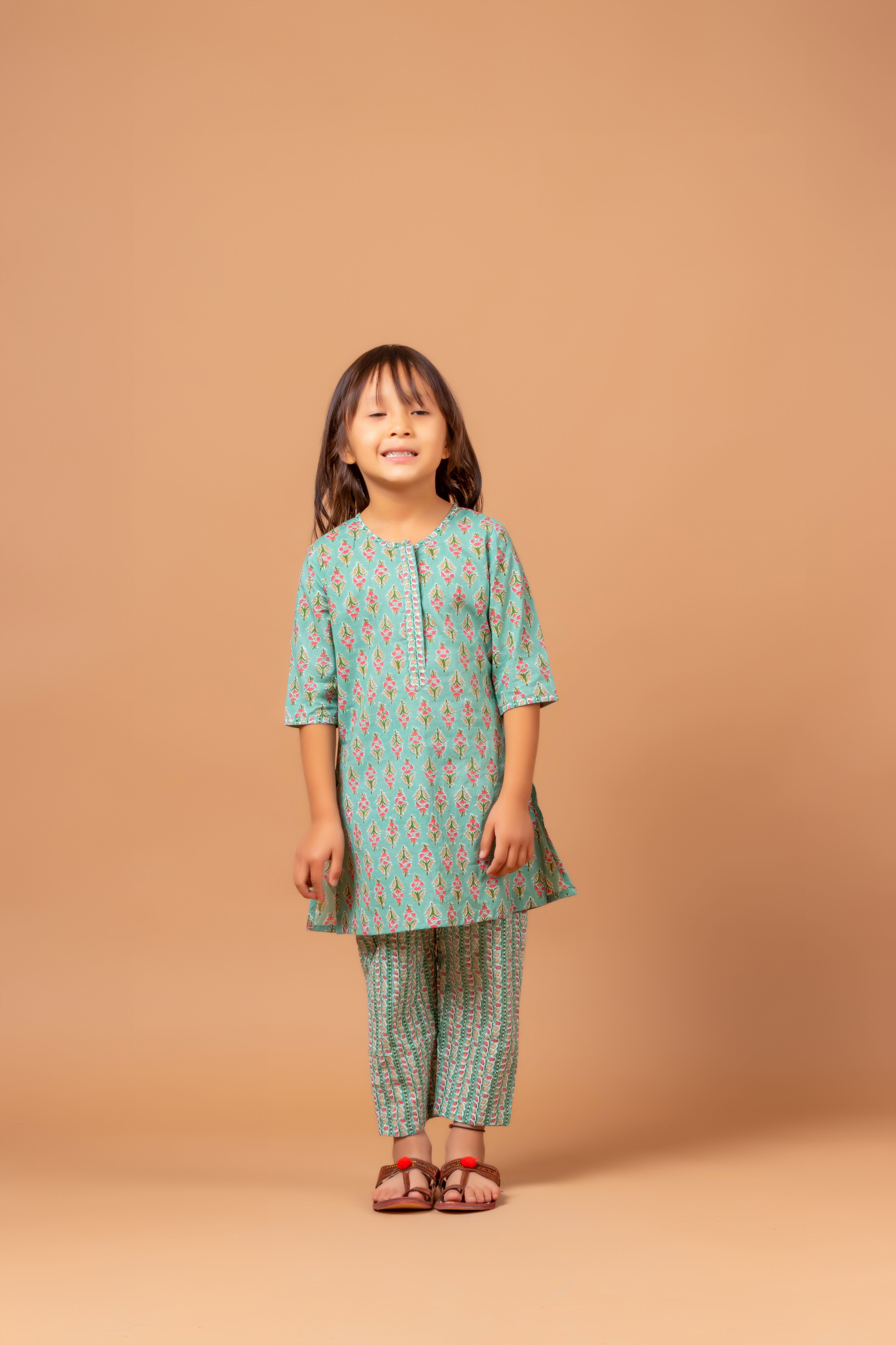 Girls Printed Kurta Set Buti Green