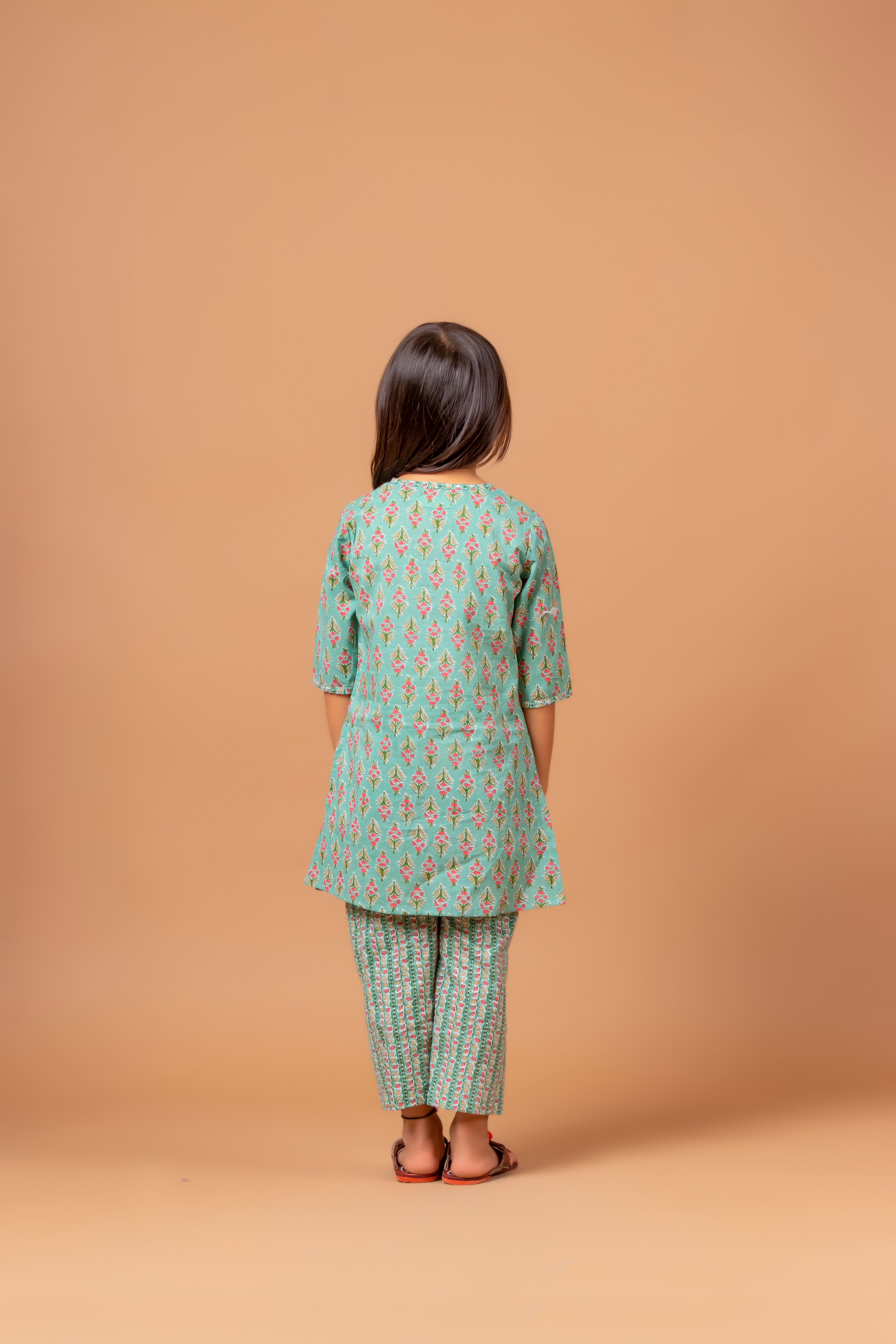 Girls Printed Kurta Set Buti Green