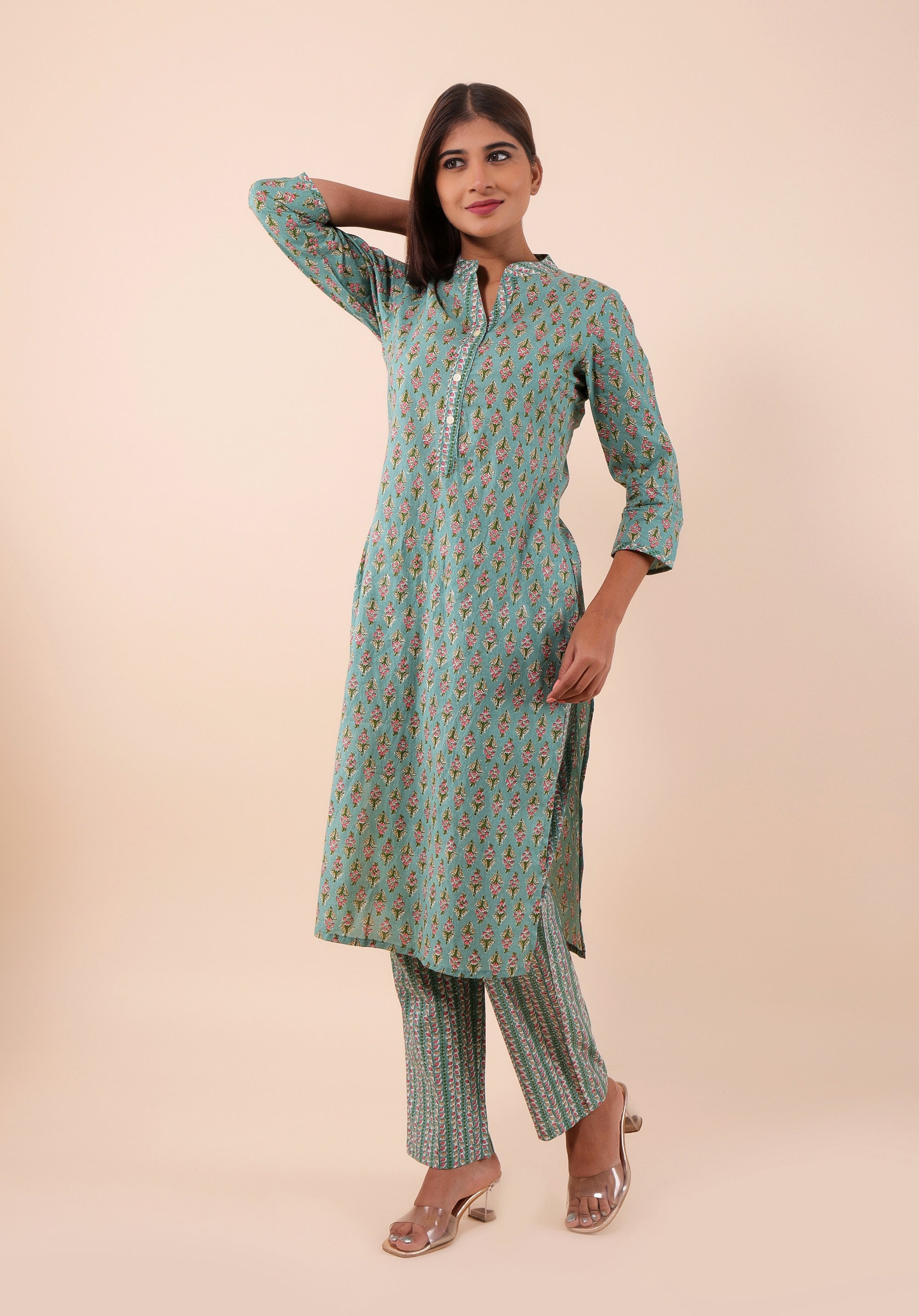 Women Kurta Set Buti Green