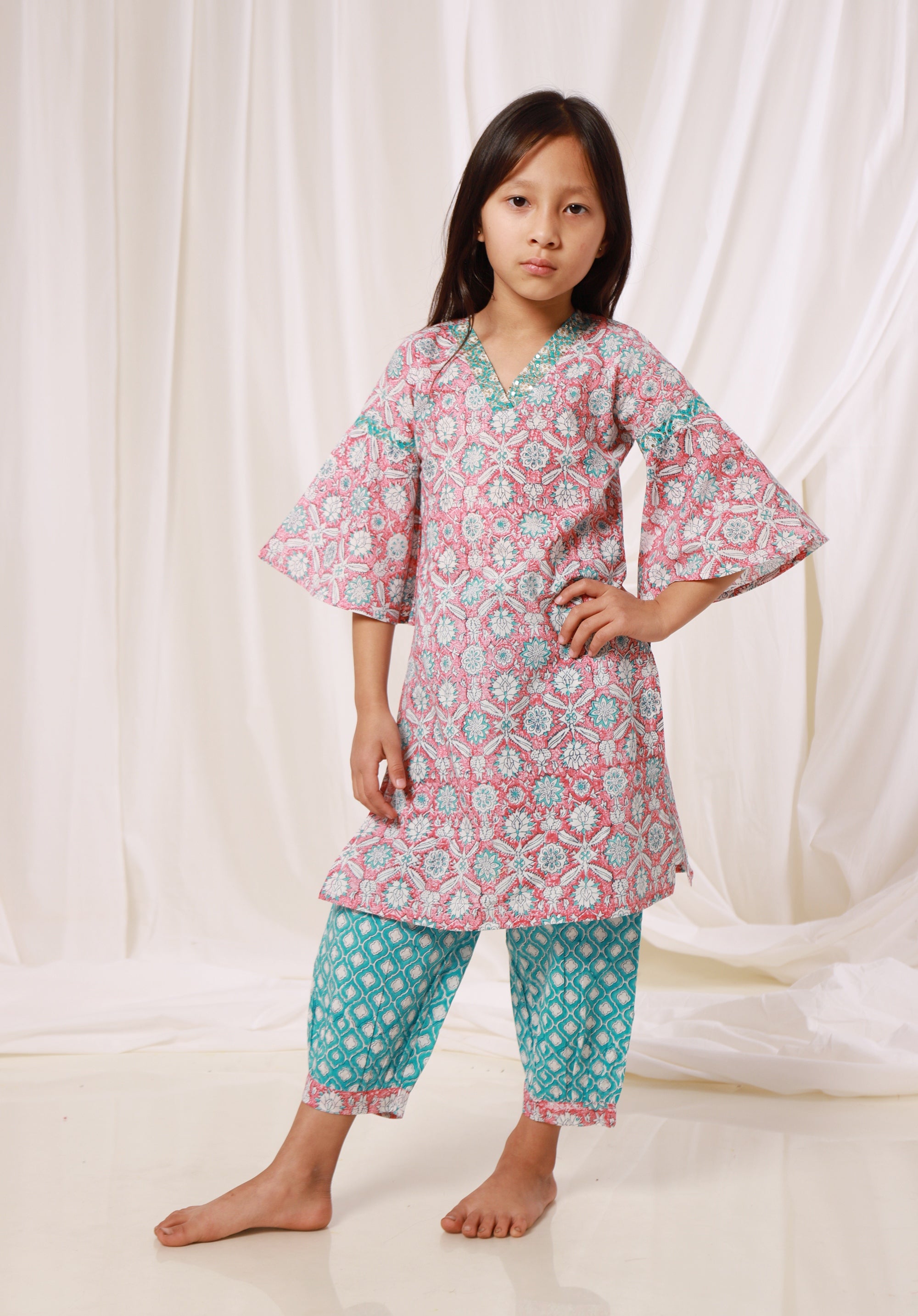 Girls Printed Kurta Set