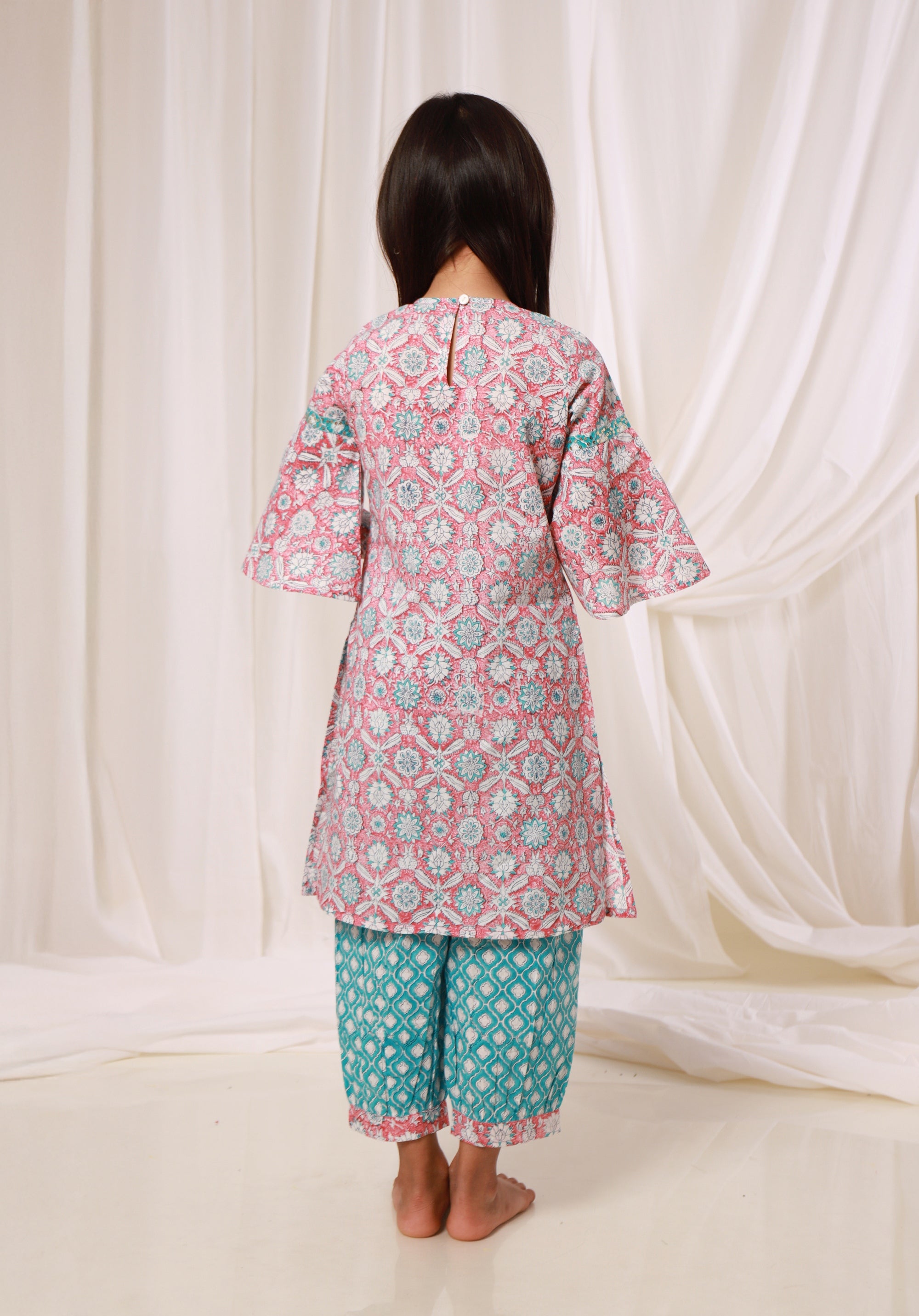 Girls Printed Kurta Set
