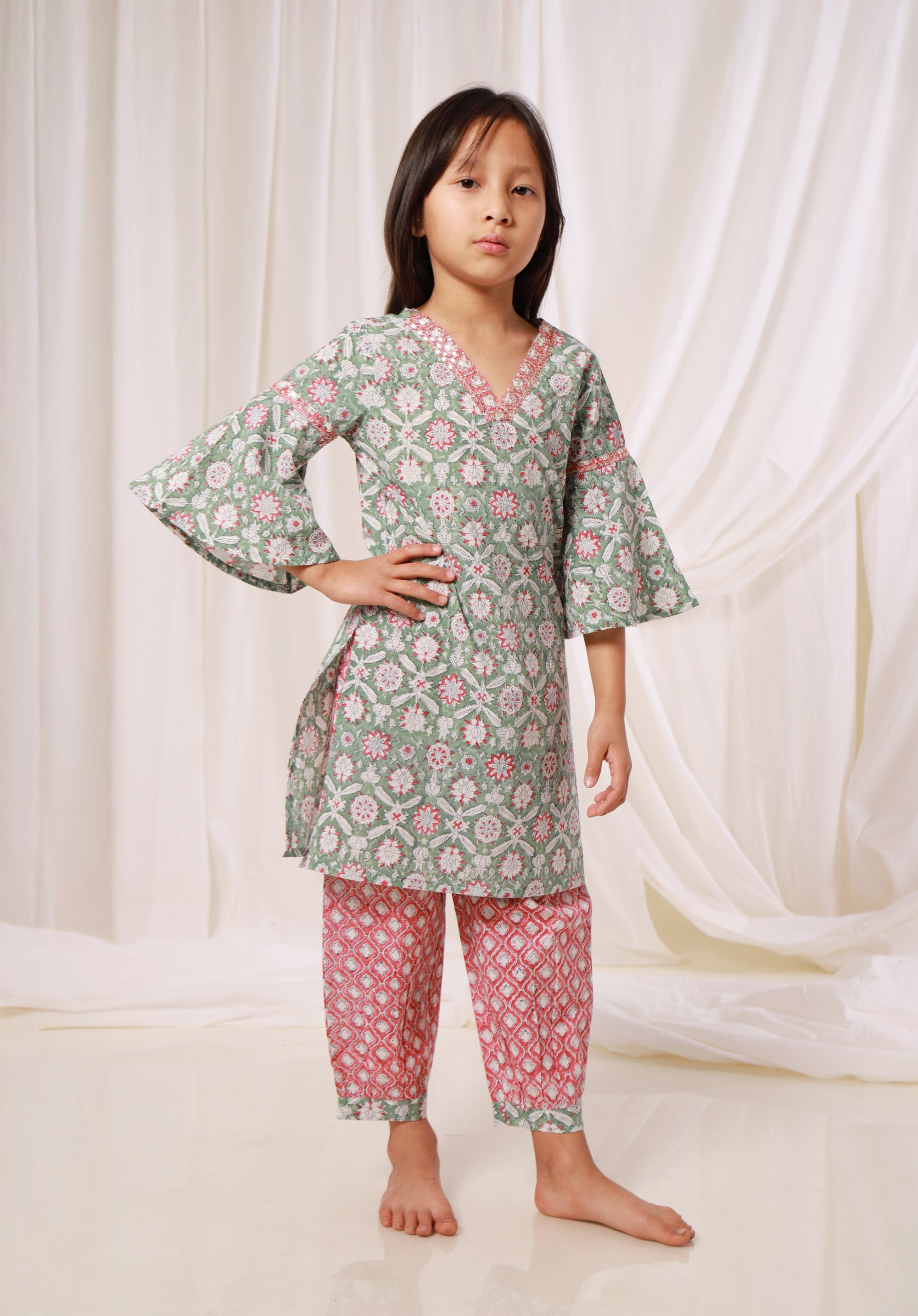 Girls Printed Kurta Set