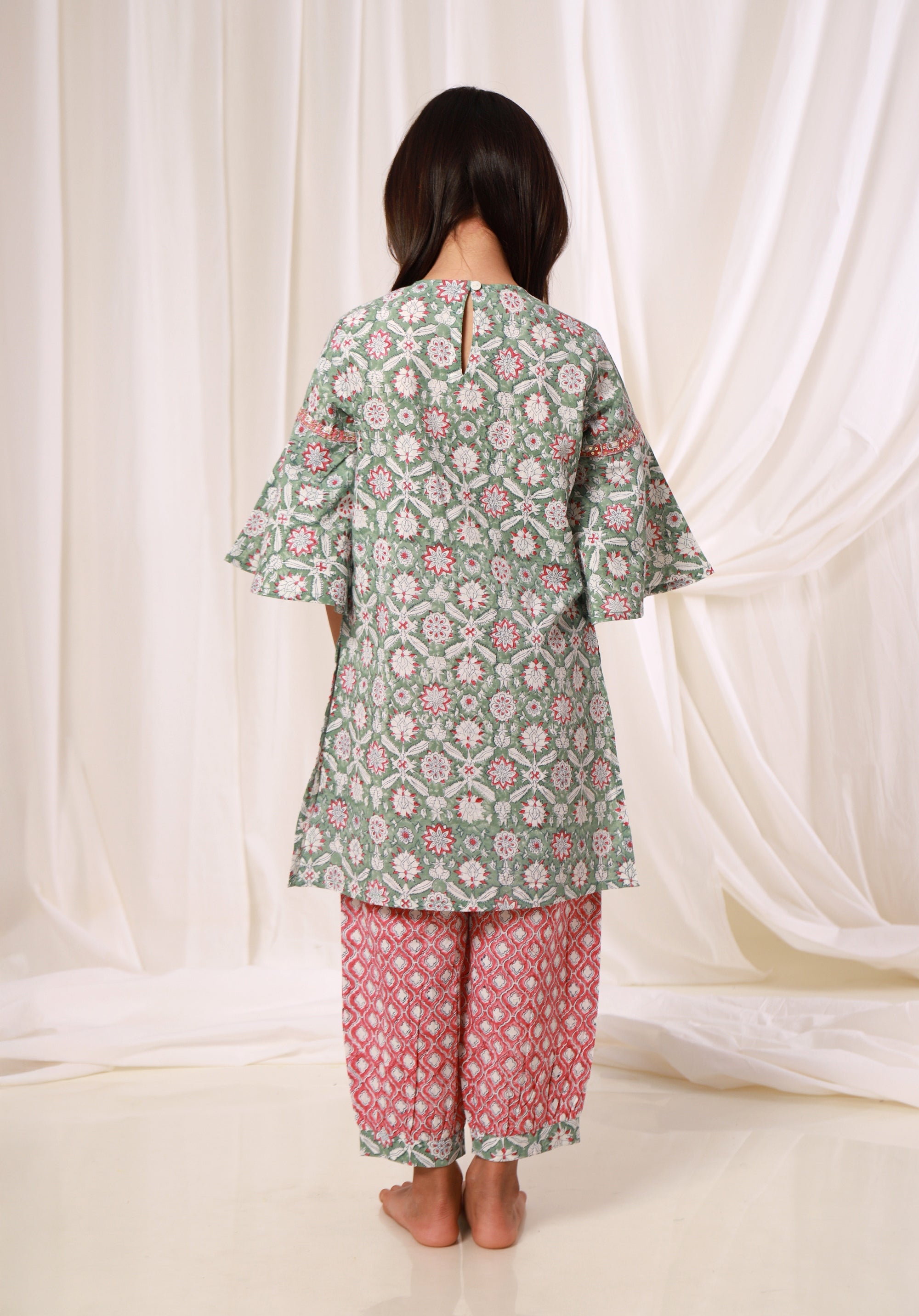 Girls Printed Kurta Set