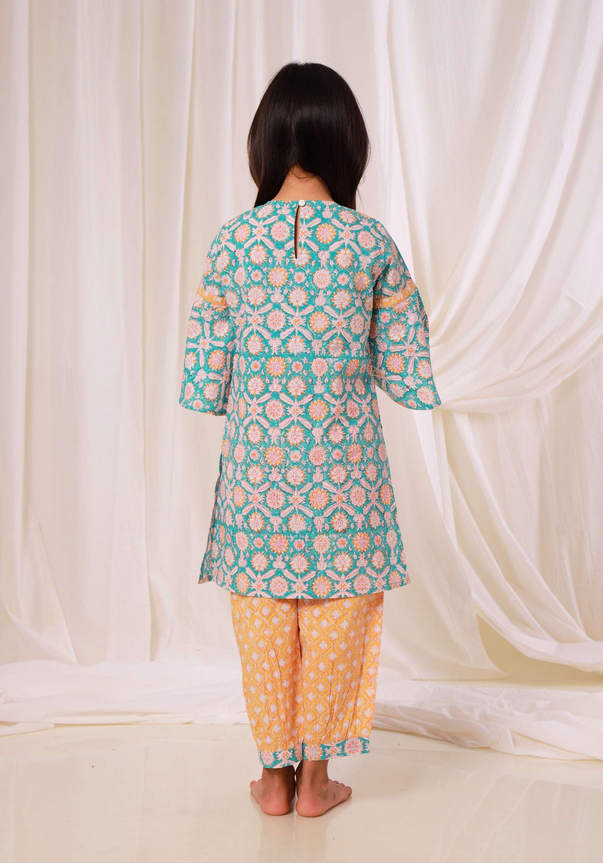Girls Printed Kurta Set