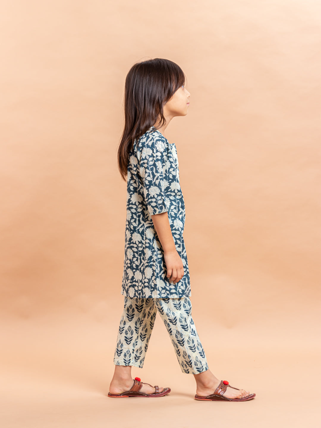 Girls Printed Kurta Set Indigo Floral Jaal