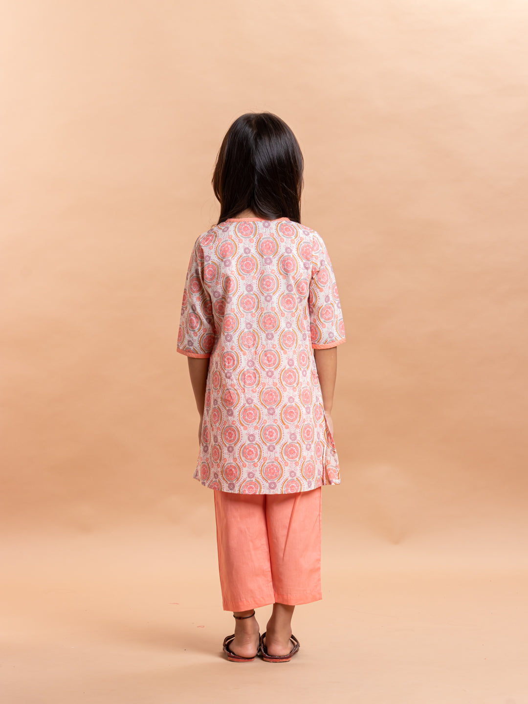 Girls Printed Kurta Set Buti Peach