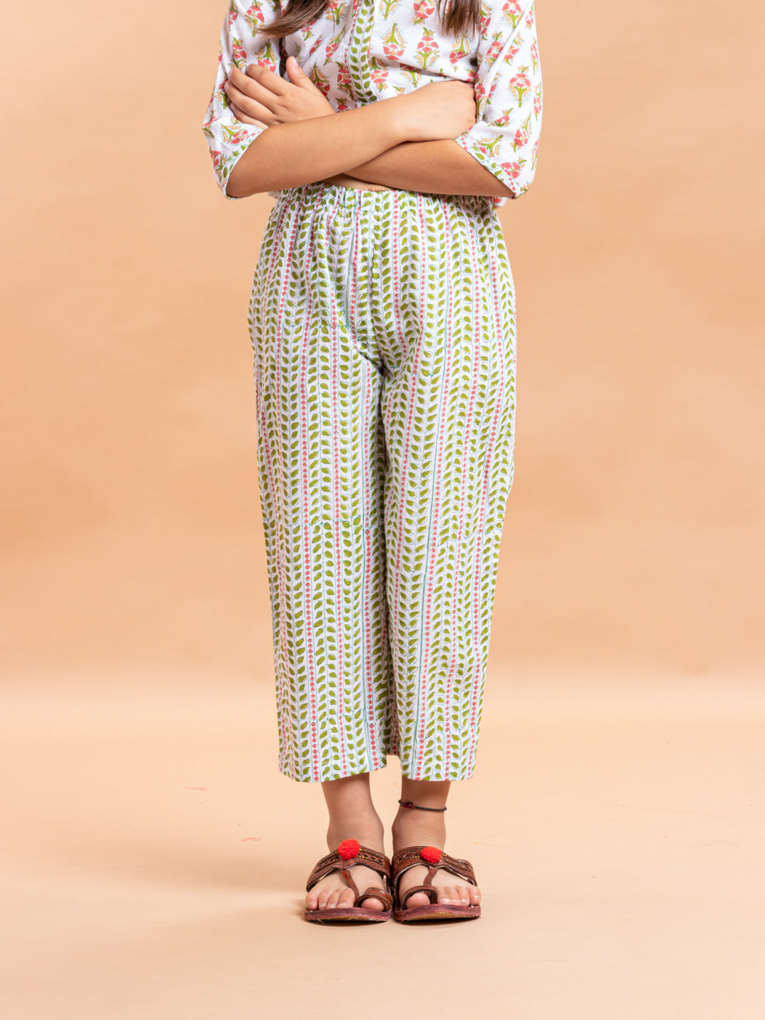 Girls Printed Kurta Set Beige Floral Buti