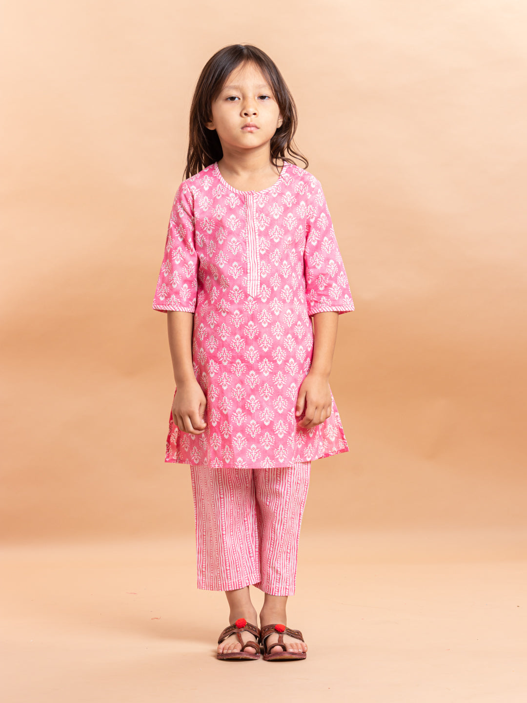 Girls Printed Kurta Set Buti Khadi Pink