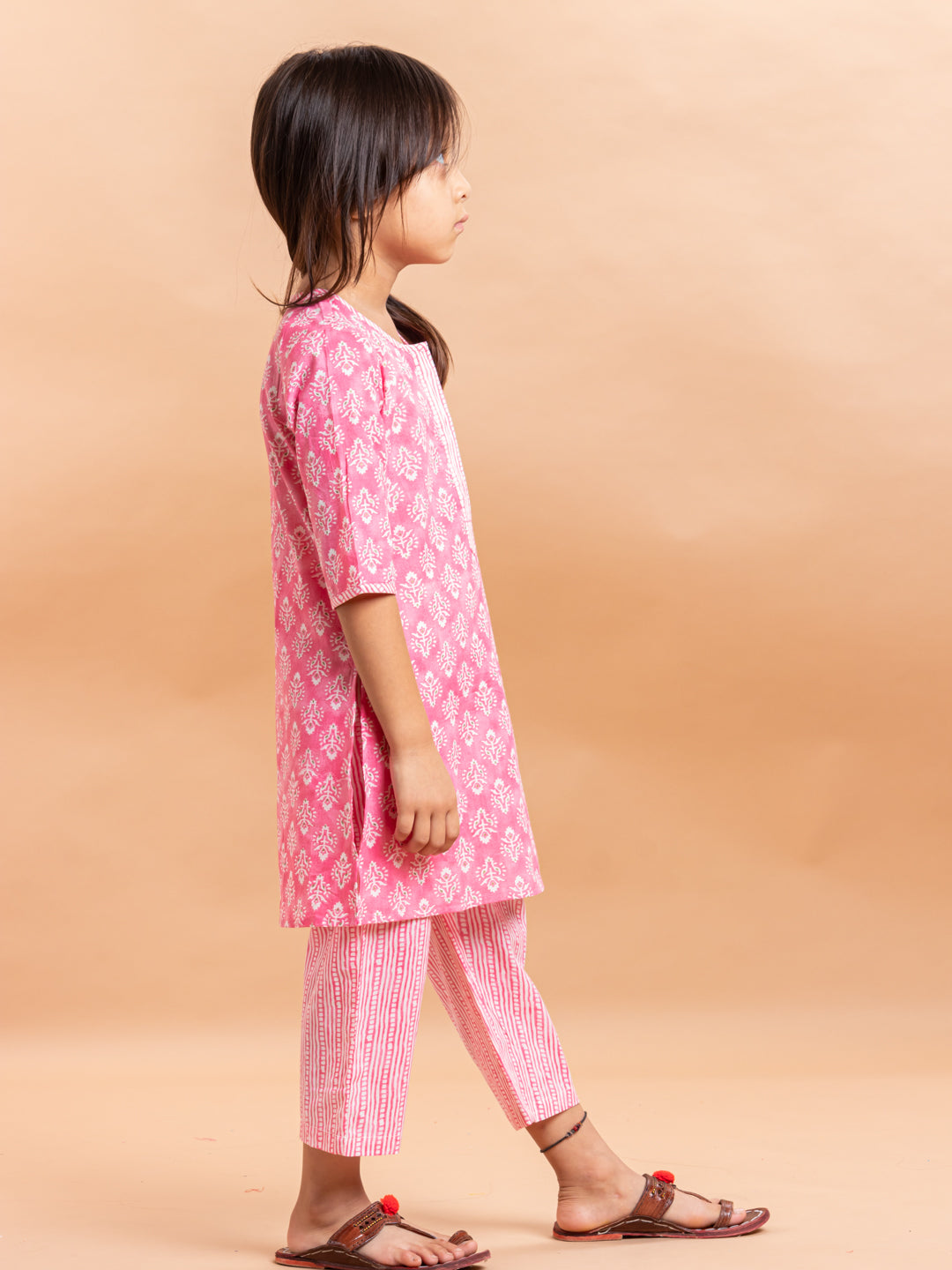 Girls Printed Kurta Set Buti Khadi Pink