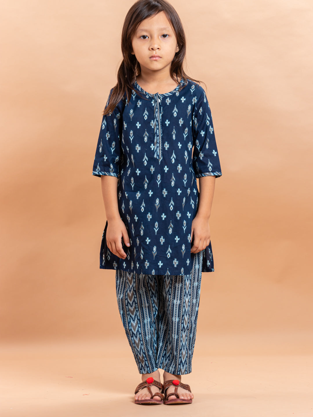 Girls Printed Kurta Set Ikkat Blue