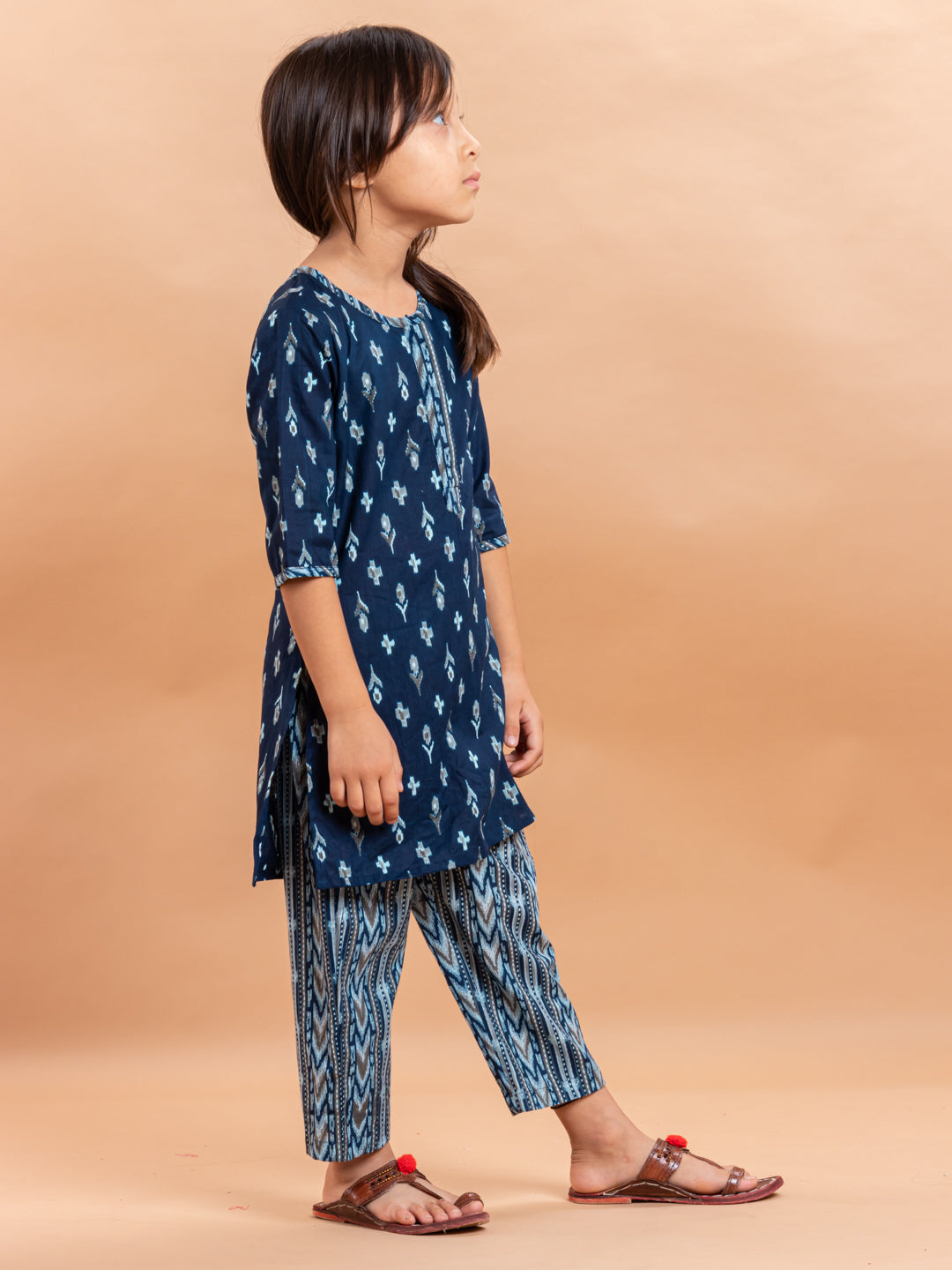 Girls Printed Kurta Set Ikkat Blue