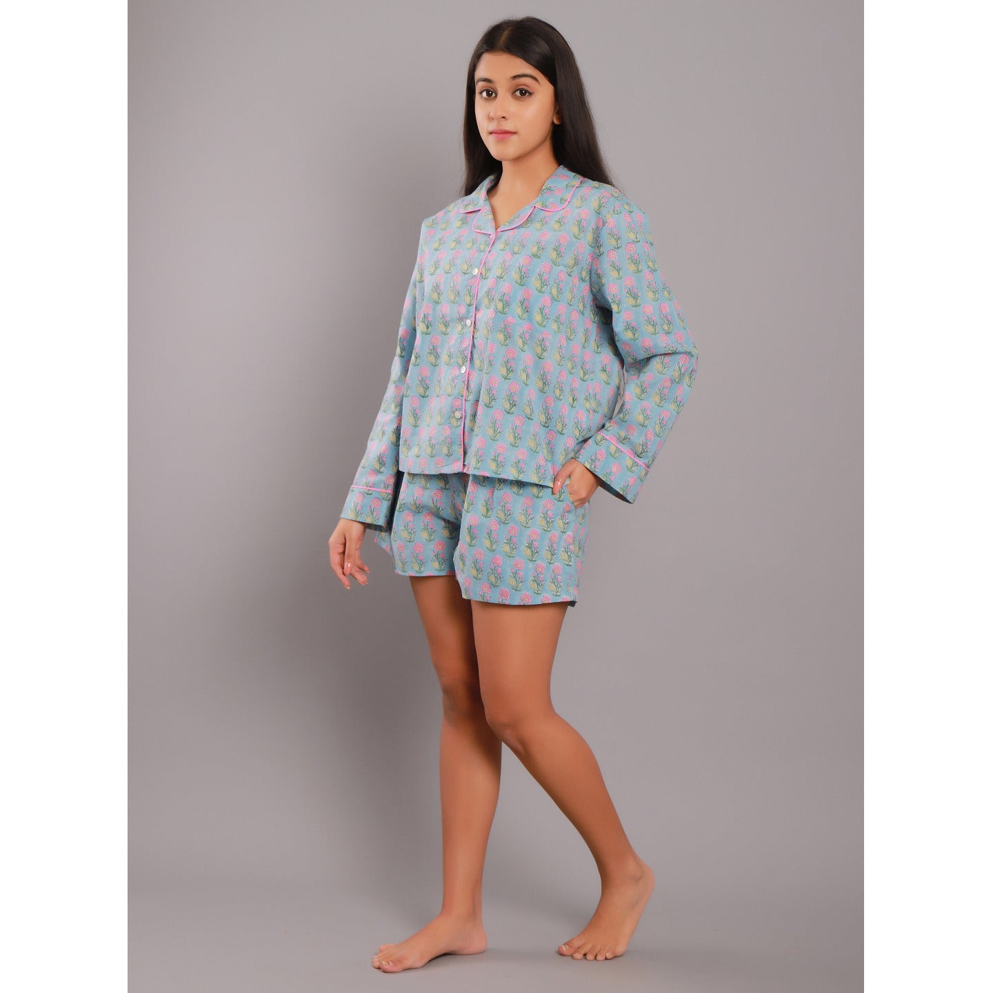 Women nightsuit shorts Ethnic buti blue-pink block printed