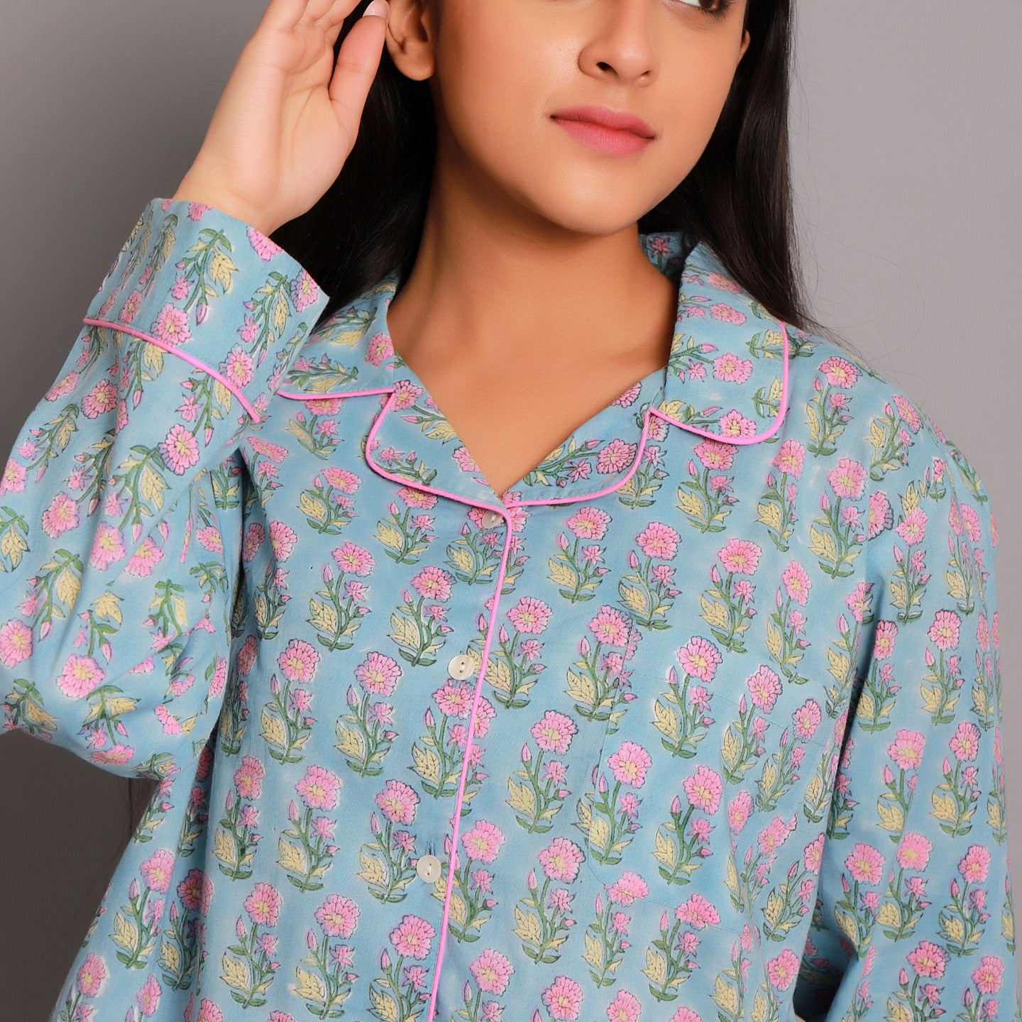 Women nightsuit shorts Ethnic buti blue-pink block printed