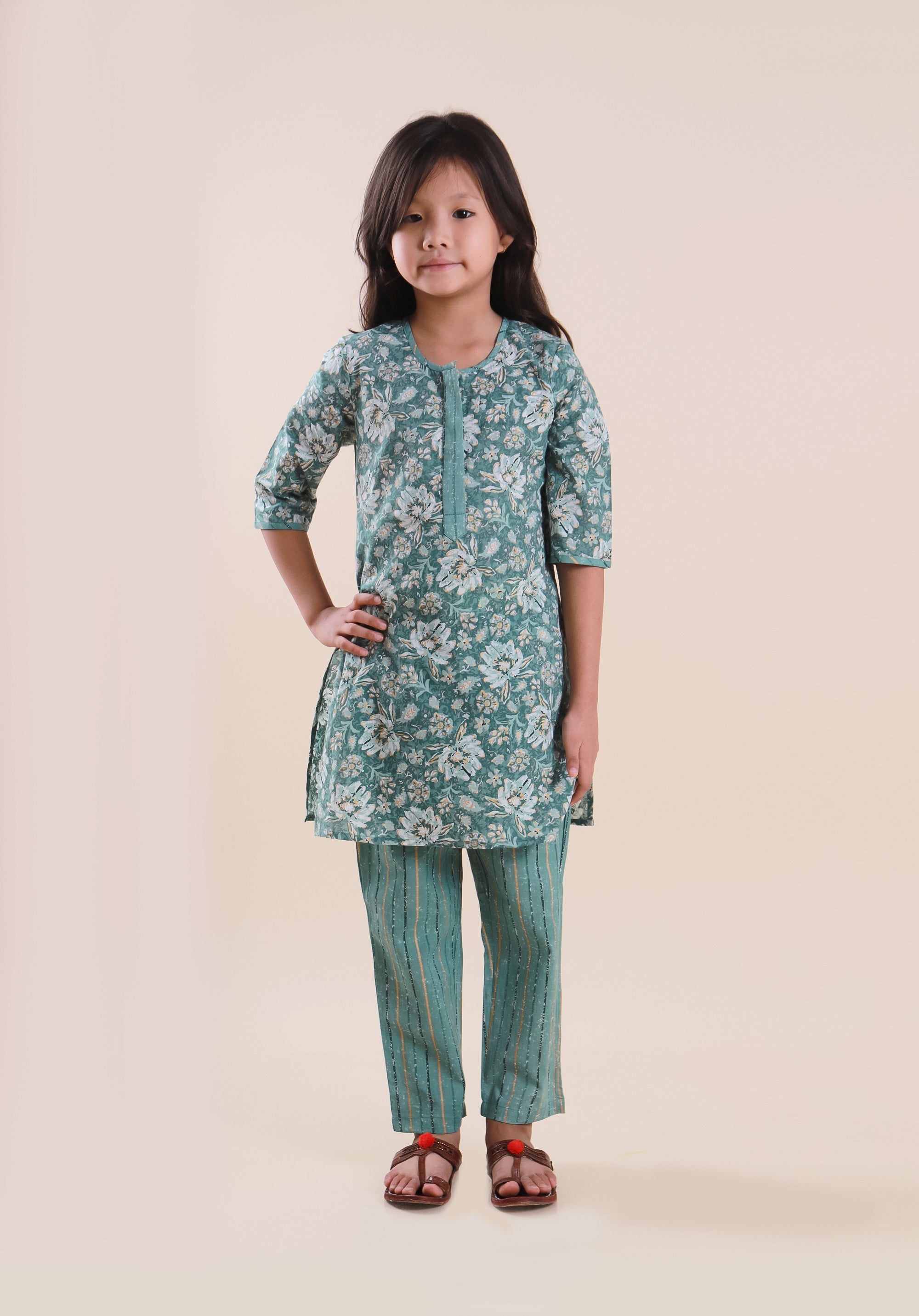 Girls Printed Kurta Set