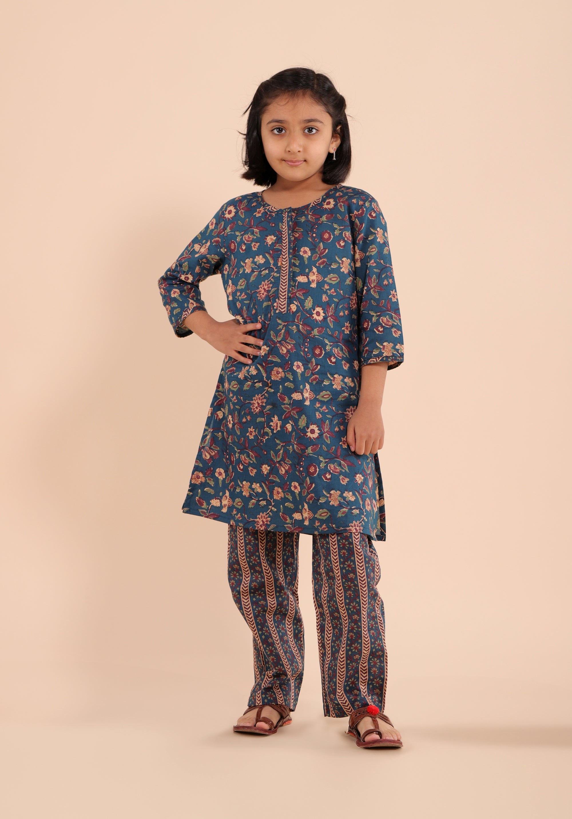 Girls Printed Kurta Set