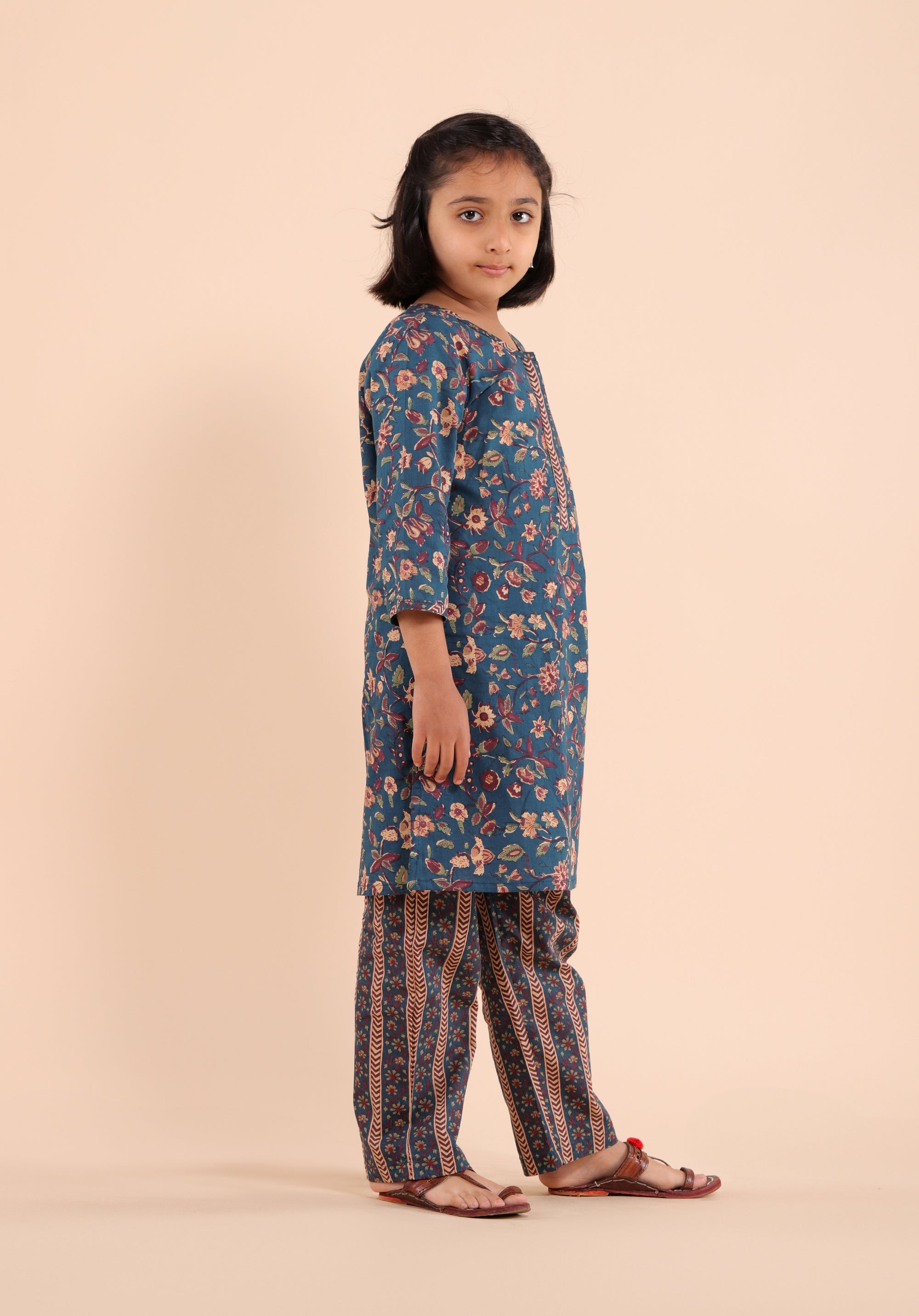 Girls Printed Kurta Set