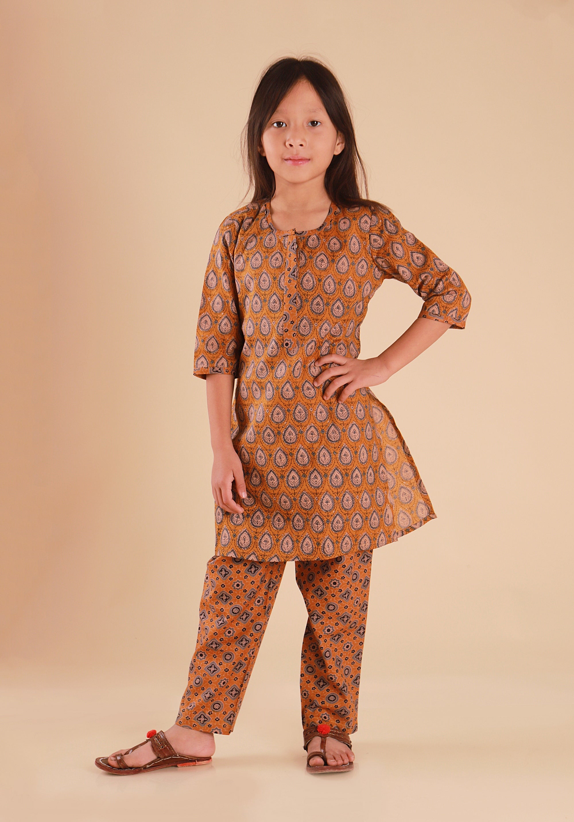 Girls Printed Kurta Set