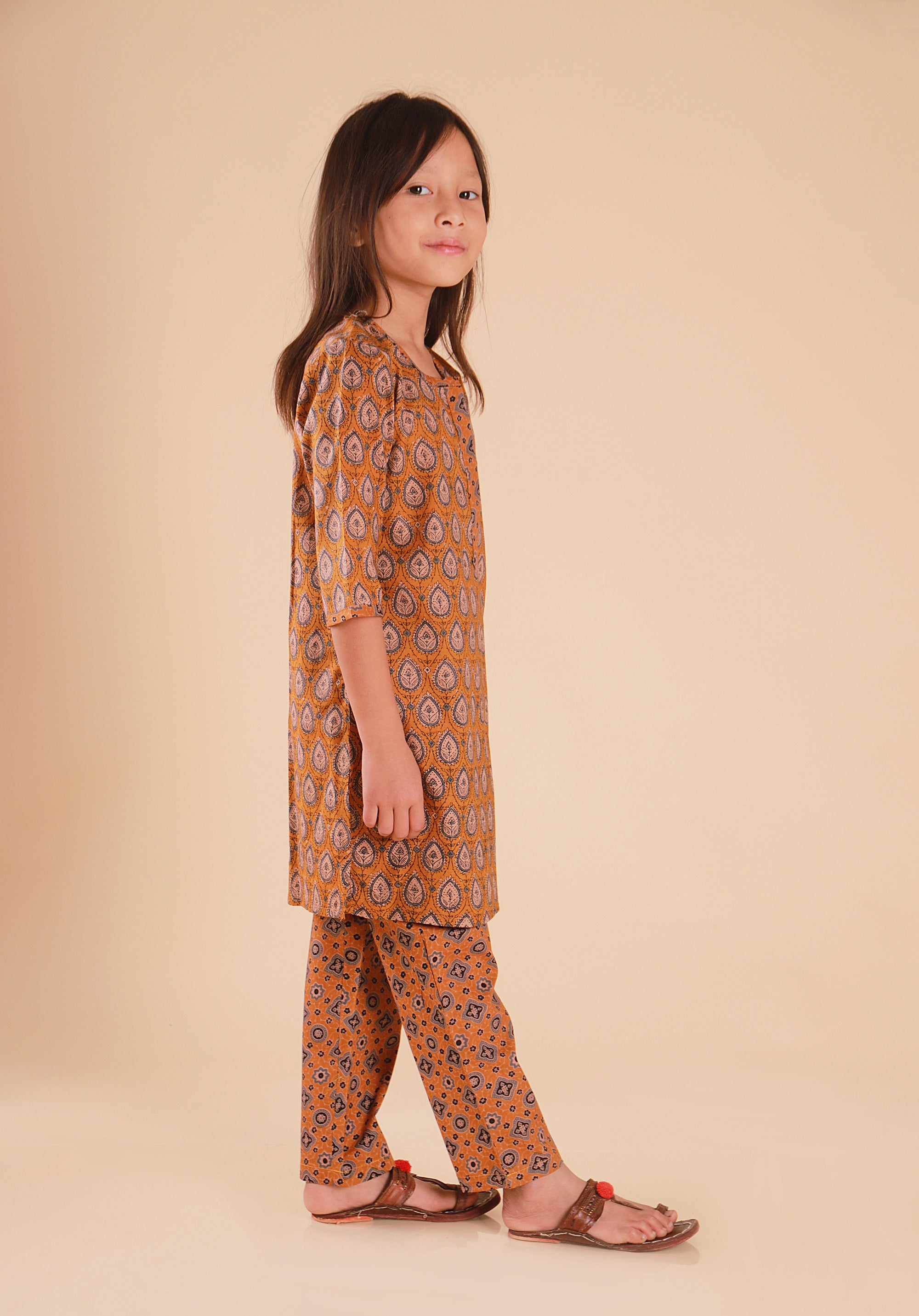 Girls Printed Kurta Set