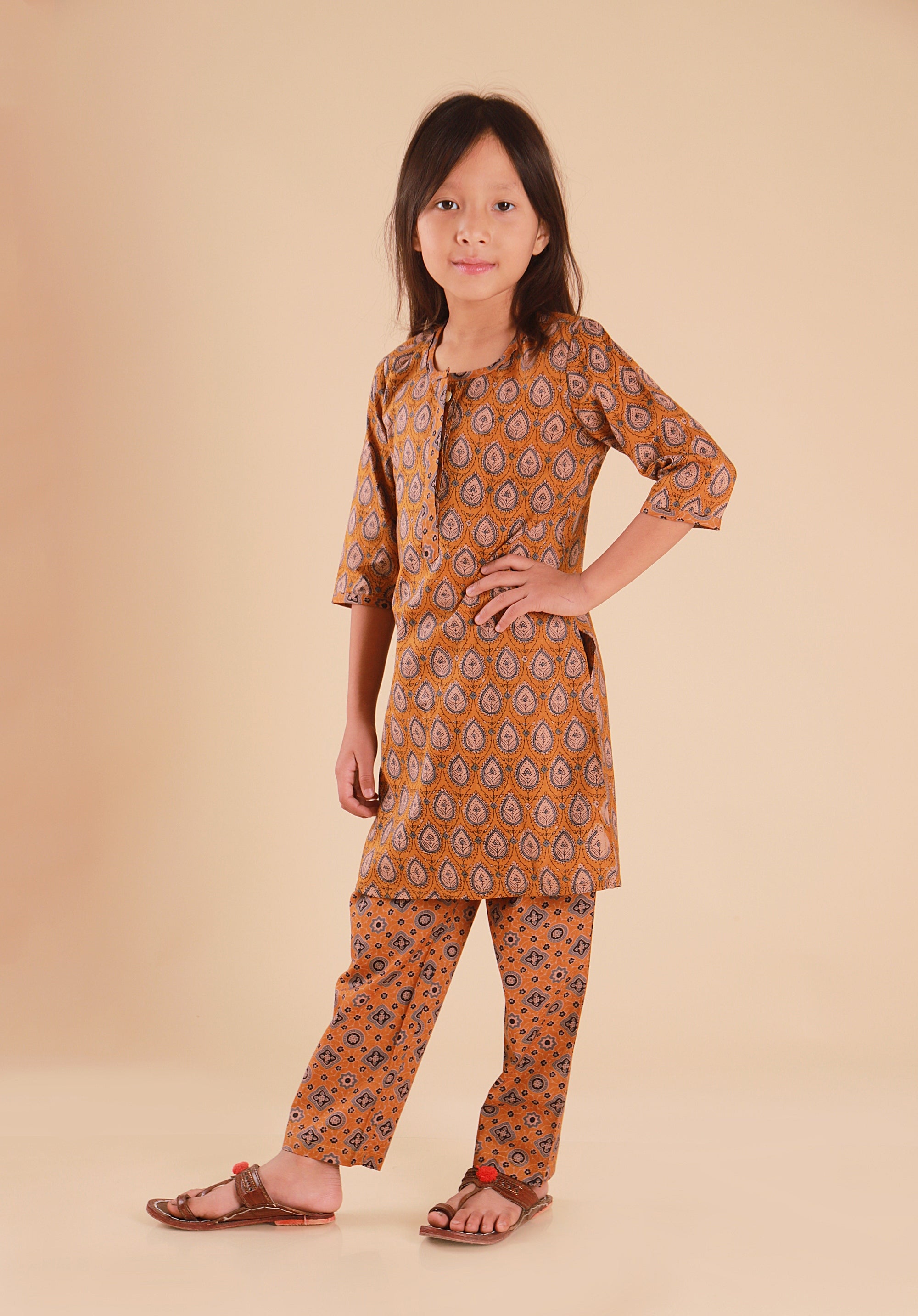 Girls Printed Kurta Set