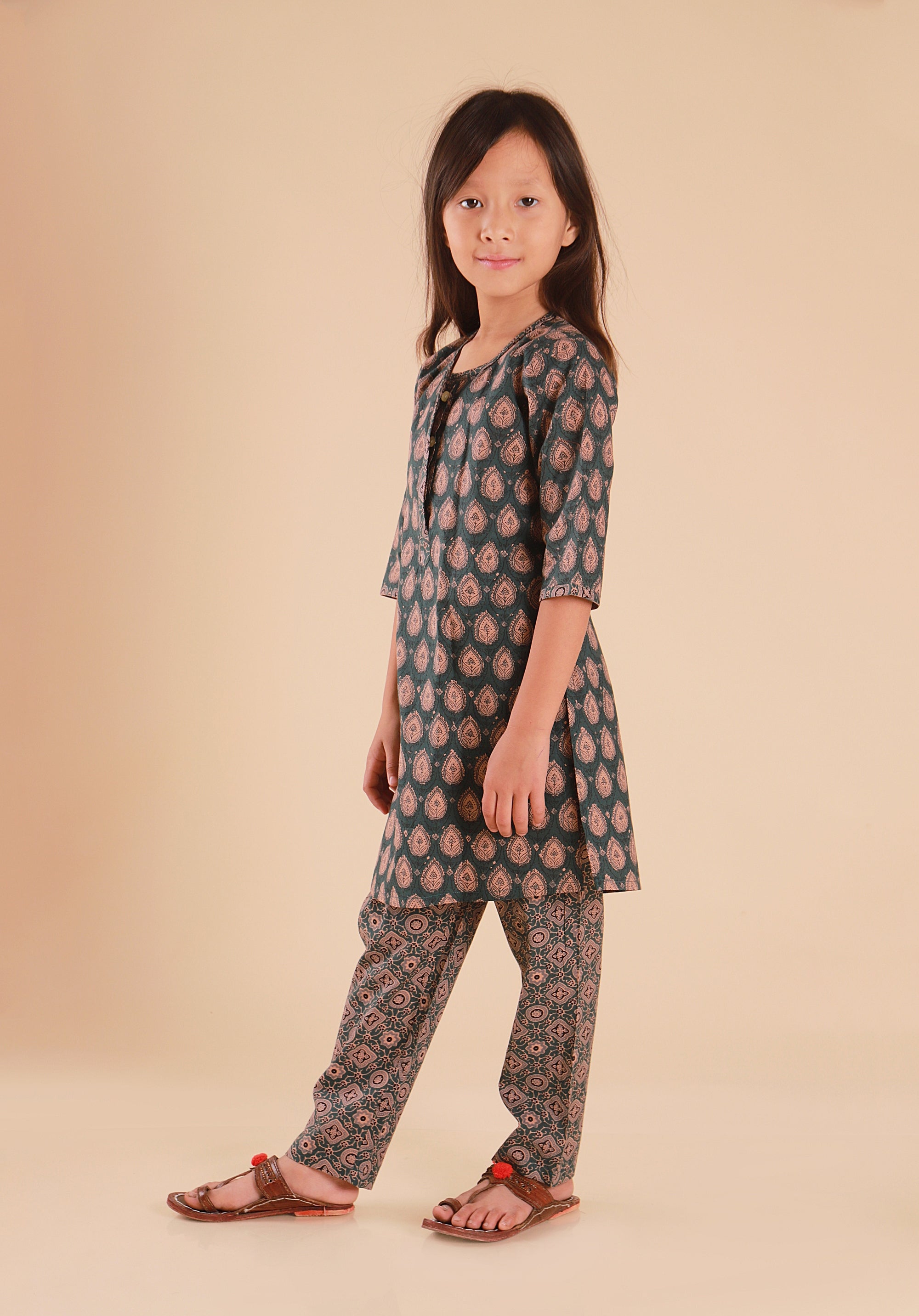 Girls Printed Kurta Set