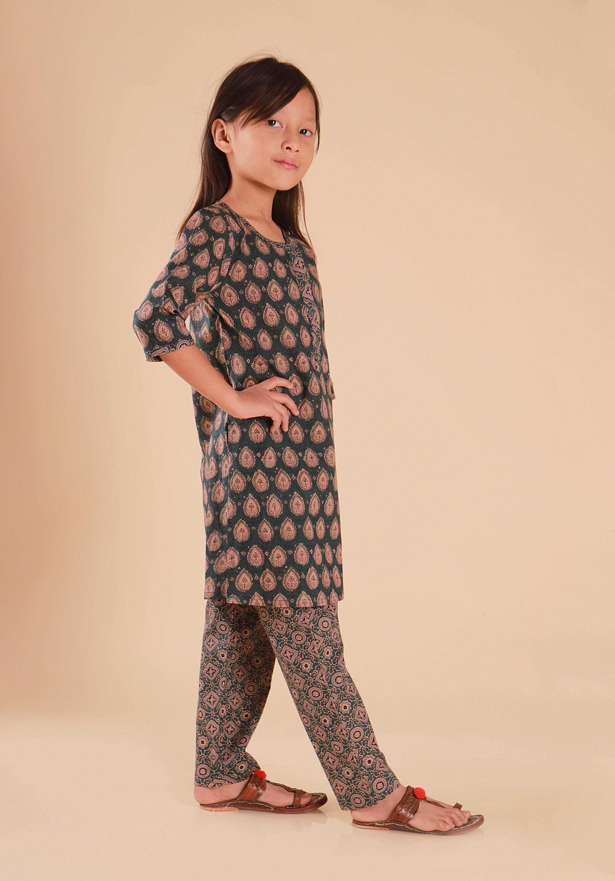 Girls Printed Kurta Set