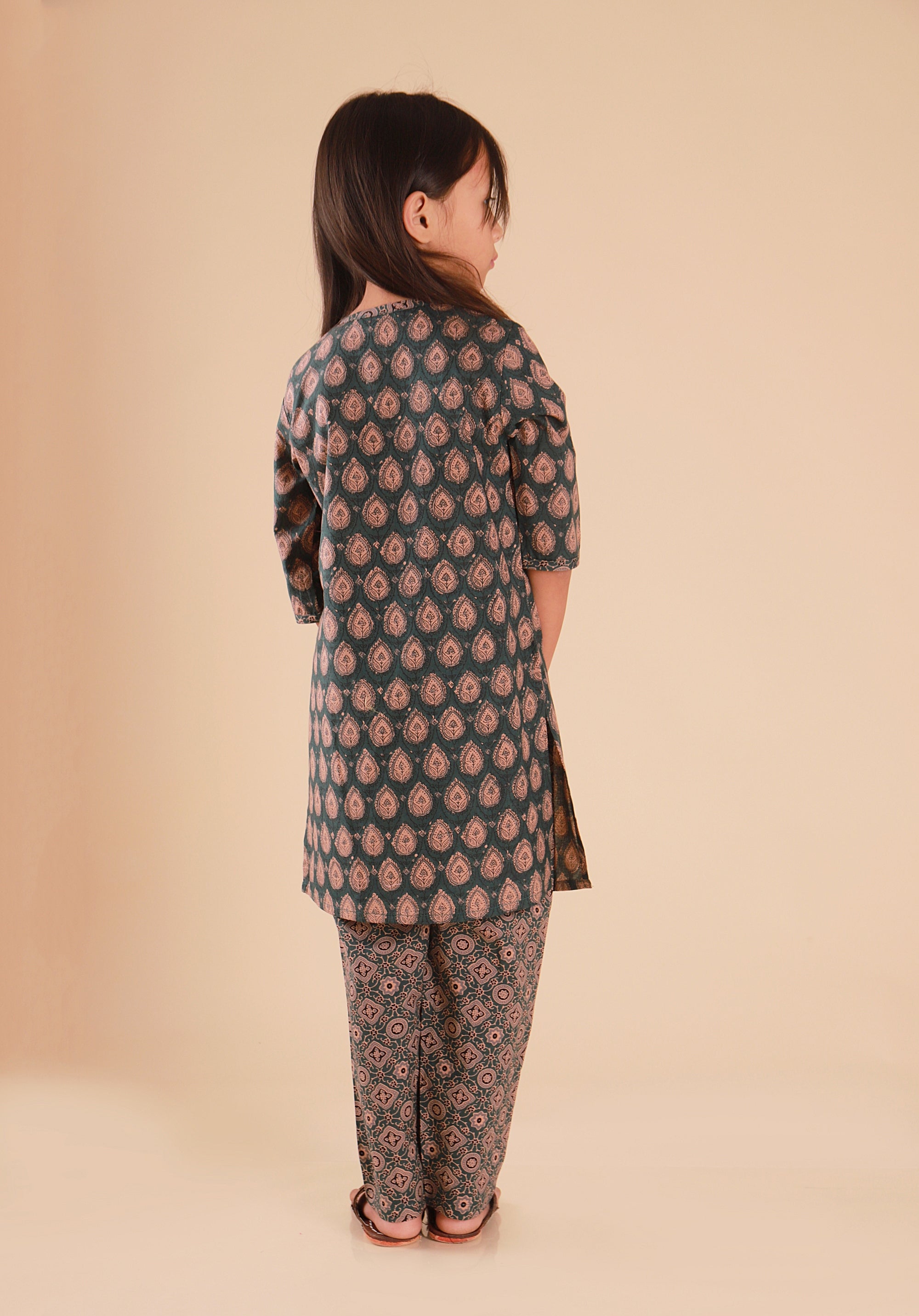 Girls Printed Kurta Set