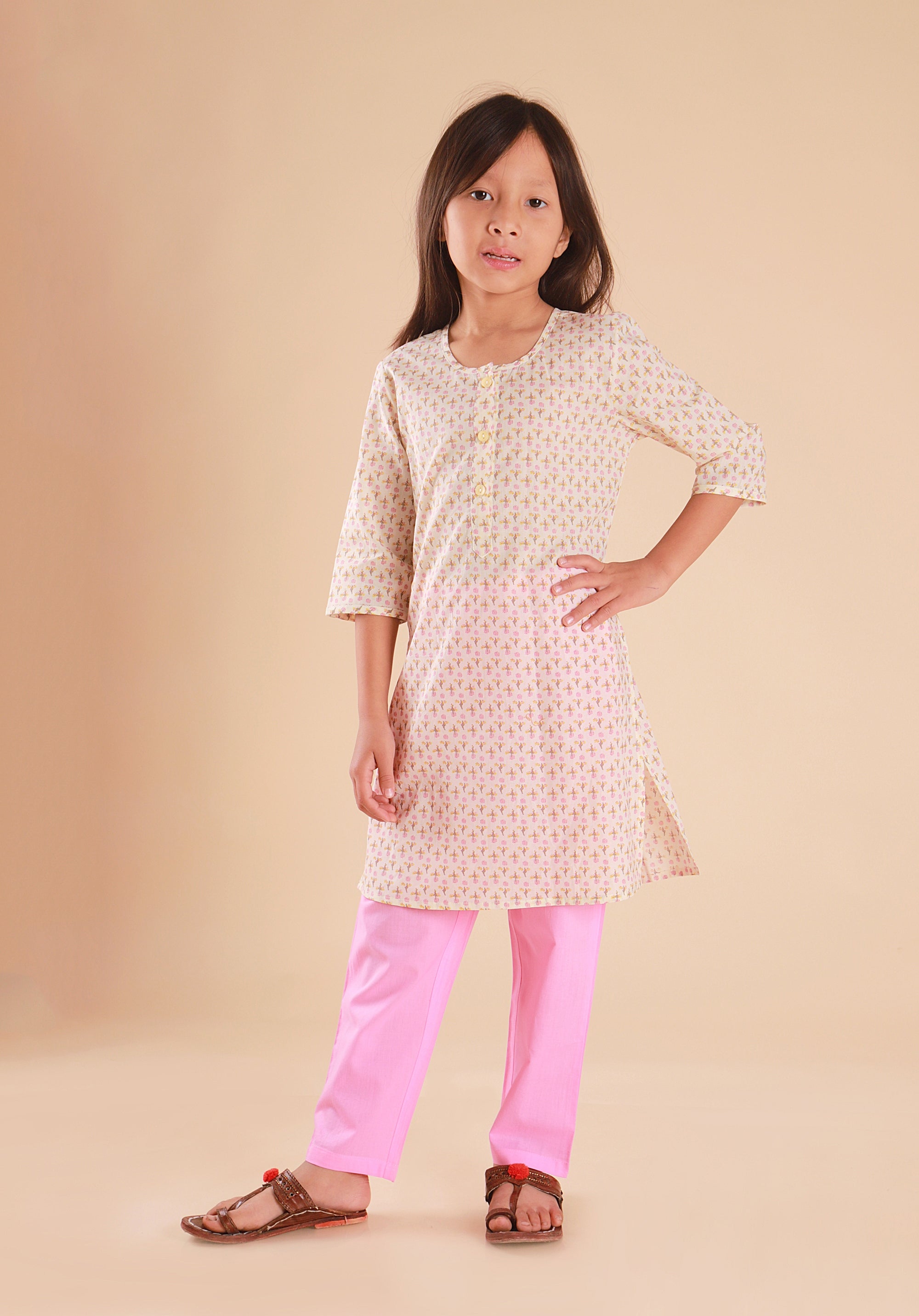 Girls Printed Kurta Set