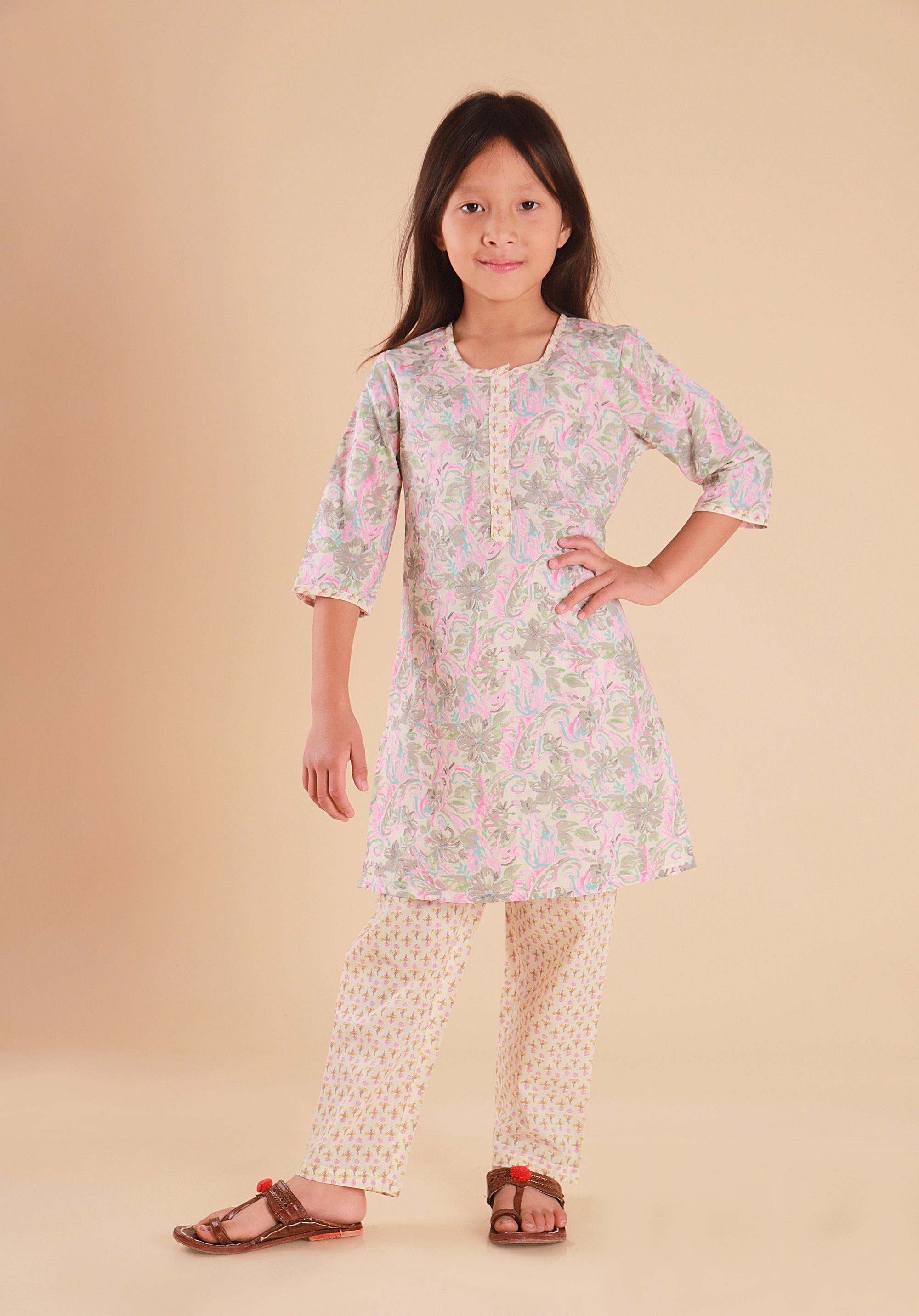 Girls Printed Kurta Set