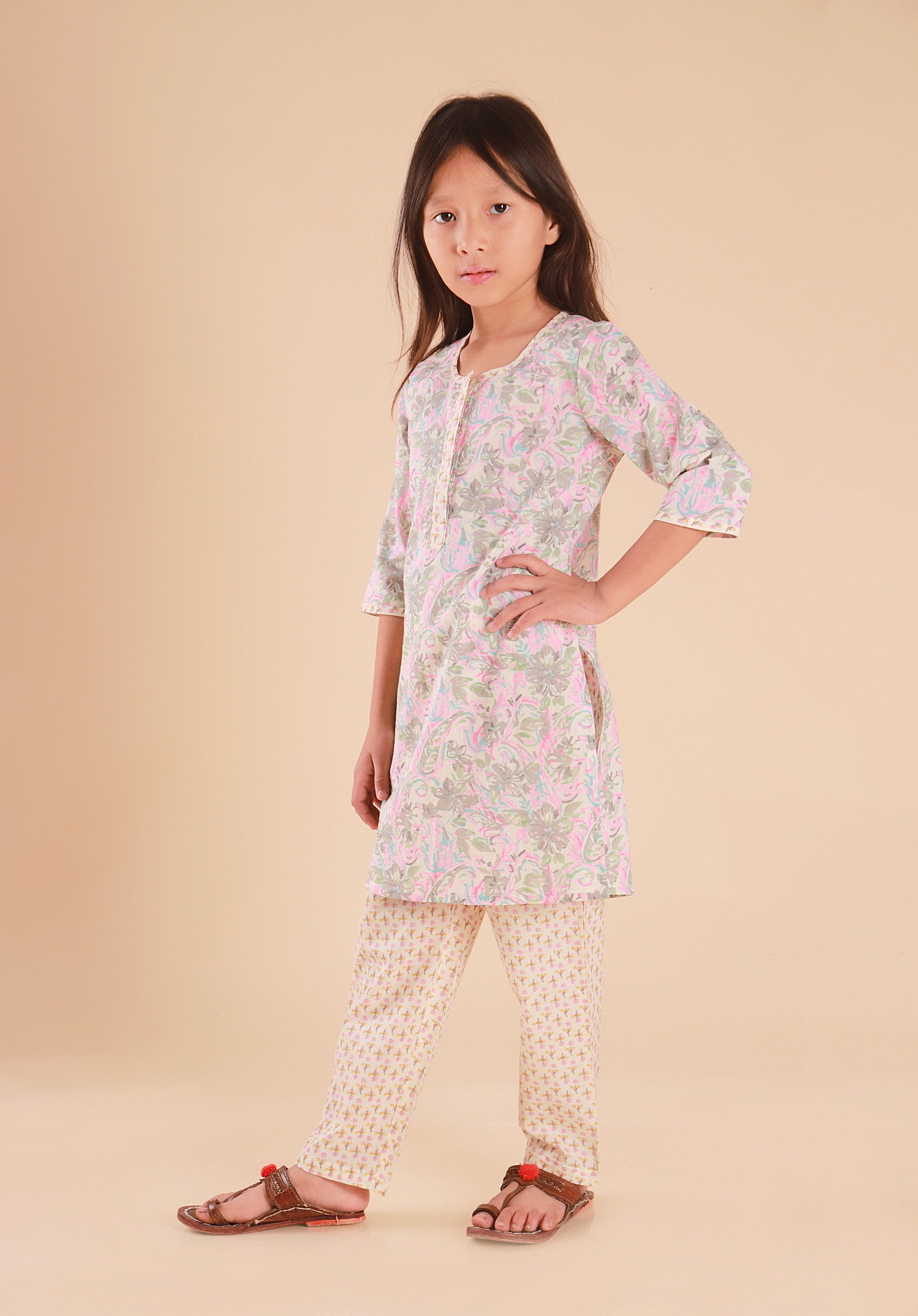 Girls Printed Kurta Set