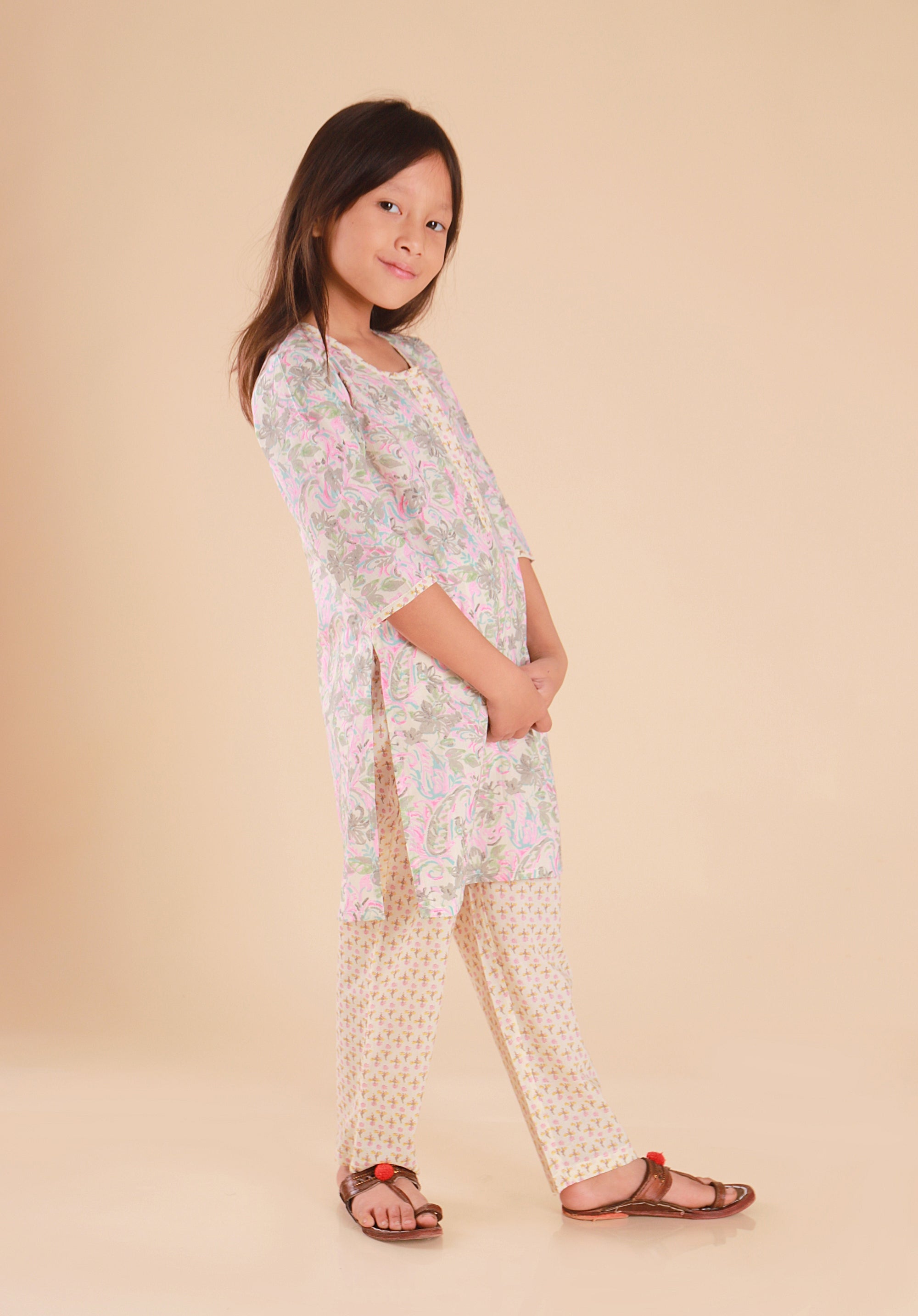 Girls Printed Kurta Set