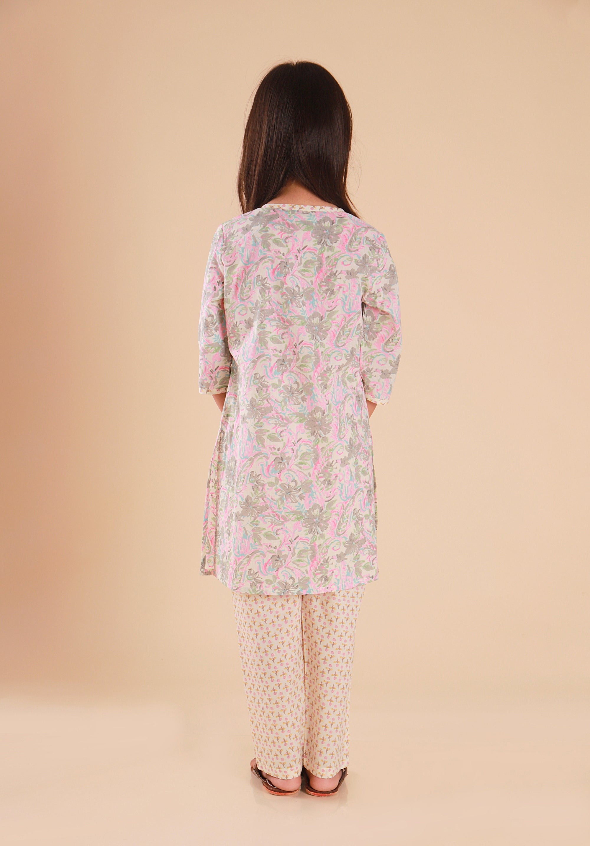 Girls Printed Kurta Set