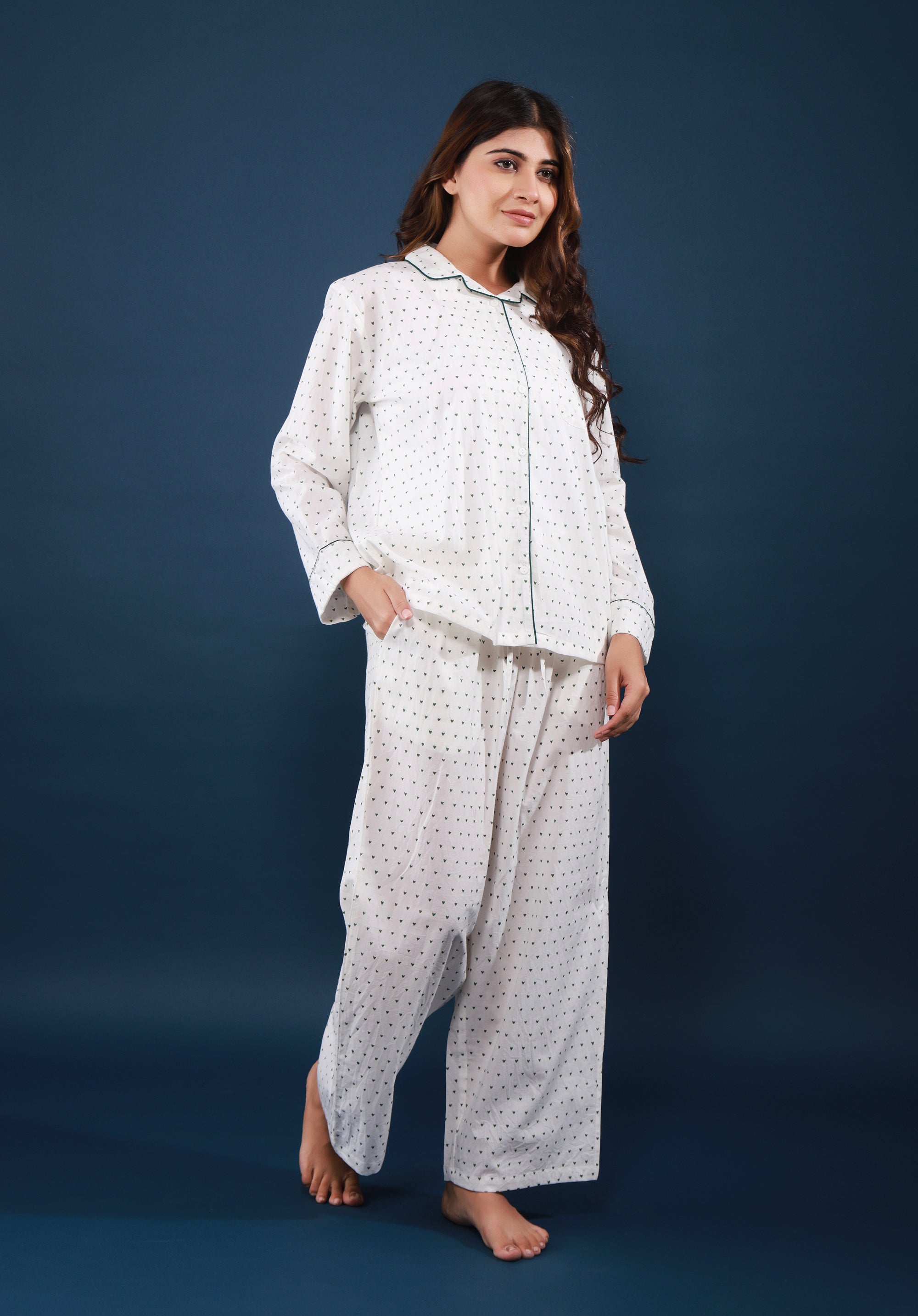 Women nightsuit Heart print