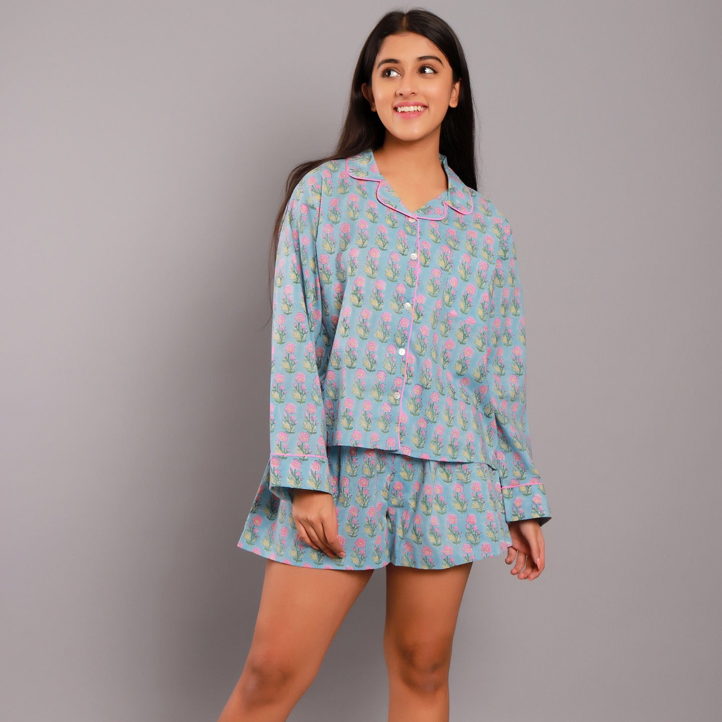 Women nightsuit shorts Ethnic buti blue-pink block printed