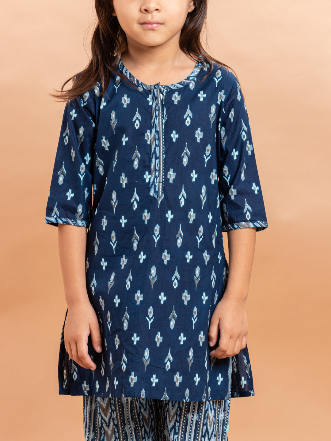 Girls Printed Kurta Set Ikkat Blue